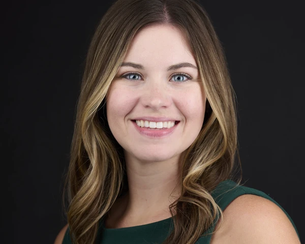 Professional headshot of Chelsea, a business owner in Phoenix Arizona, photographed by Marie Feutrier