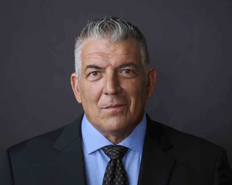 What Actors Should Wear for a Headshot Session (And What the Internet Gets Wrong)