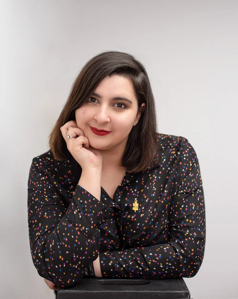 How to Look Your Best in Your Headshot: 5 Tips from a Pro