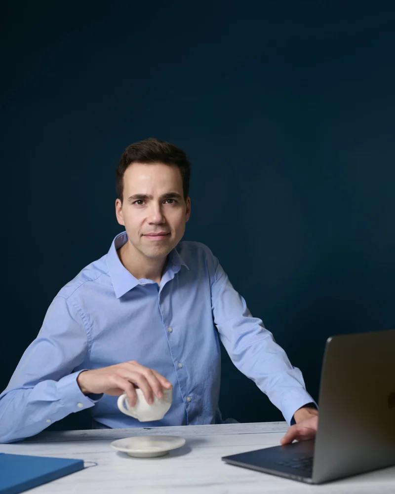 Rob Hunter professional headshot by Marie Feutrier Phoenix Arizona