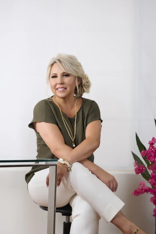 Woman's executive portrait with polished styling, personal branding photographer near Scottsdale AZ